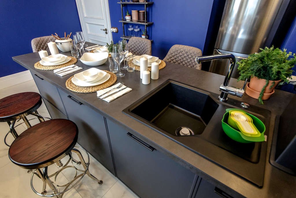 Мойка кухонная Omoikiri Yonaka 65-BL черная 4993348 - 3