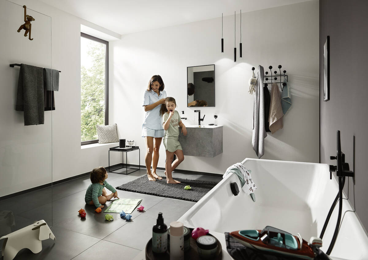 Крючок двойной Hansgrohe AddStoris шлифованный черный хром 41755340 - 3