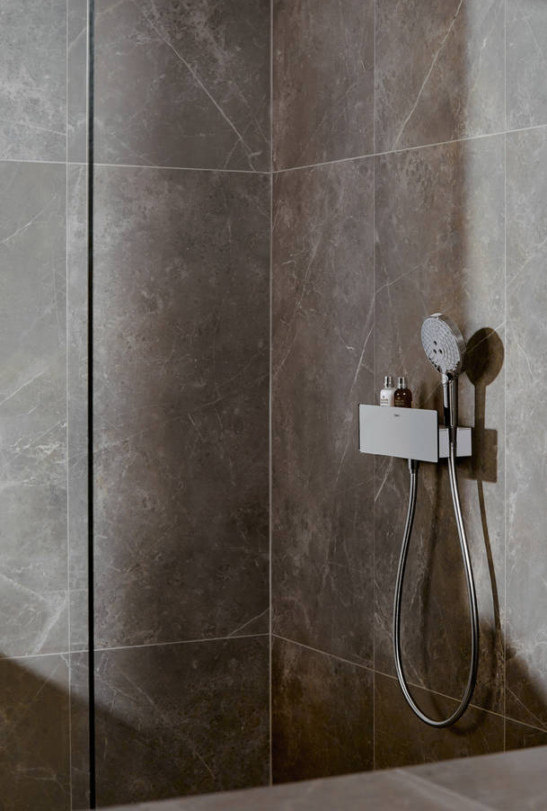 Душевой комплект Hansgrohe Raindance Select E 300 (3 jet) 26468000 + 26530000 + 28272000 + 26456000 + 15741000 + 15745000 - 6