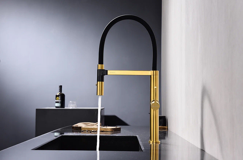 Смеситель для кухни Paulmark Leader брашированное золото Le214101-BG - 2