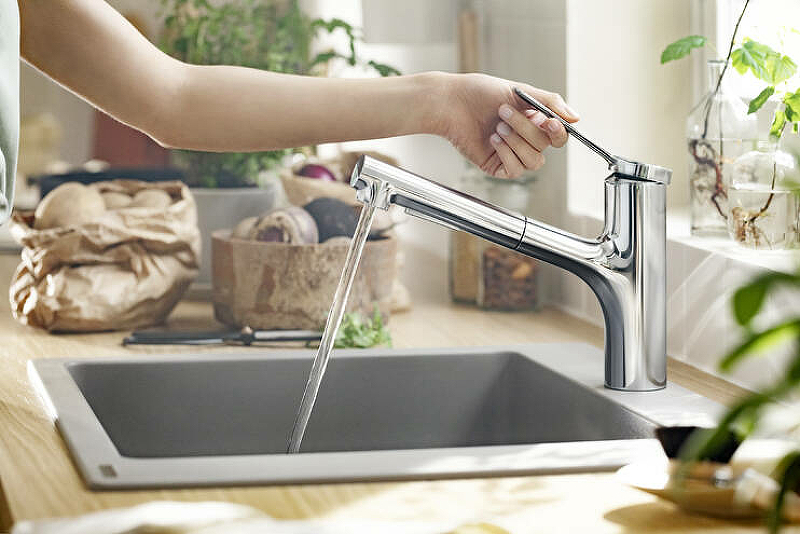 Смеситель для кухни Hansgrohe Zesis M33 с выдвижным изливом хром 74800000 - 1