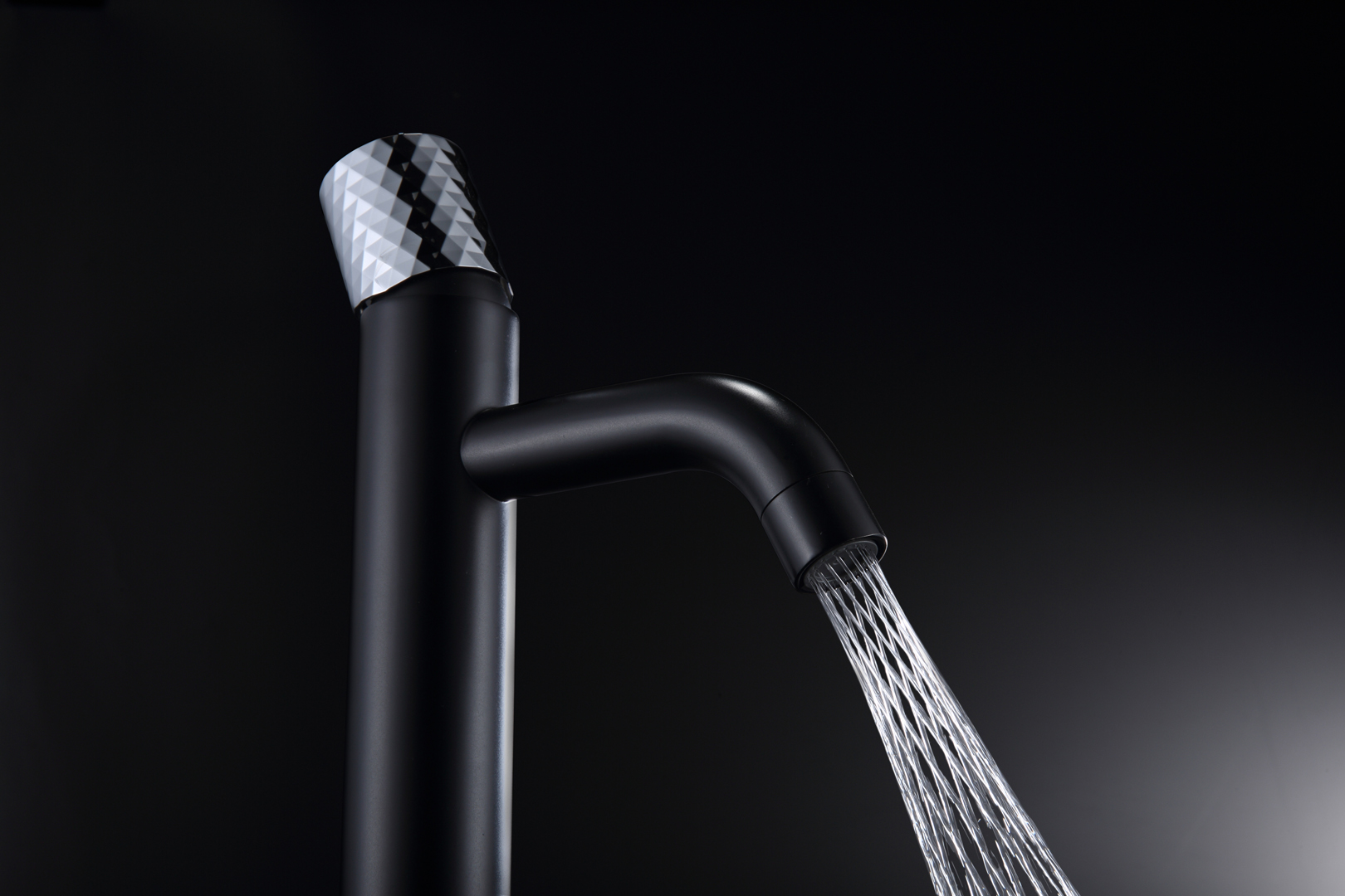 Смеситель Boheme Stick 122-BCR для раковины, black diamond chrome - 2