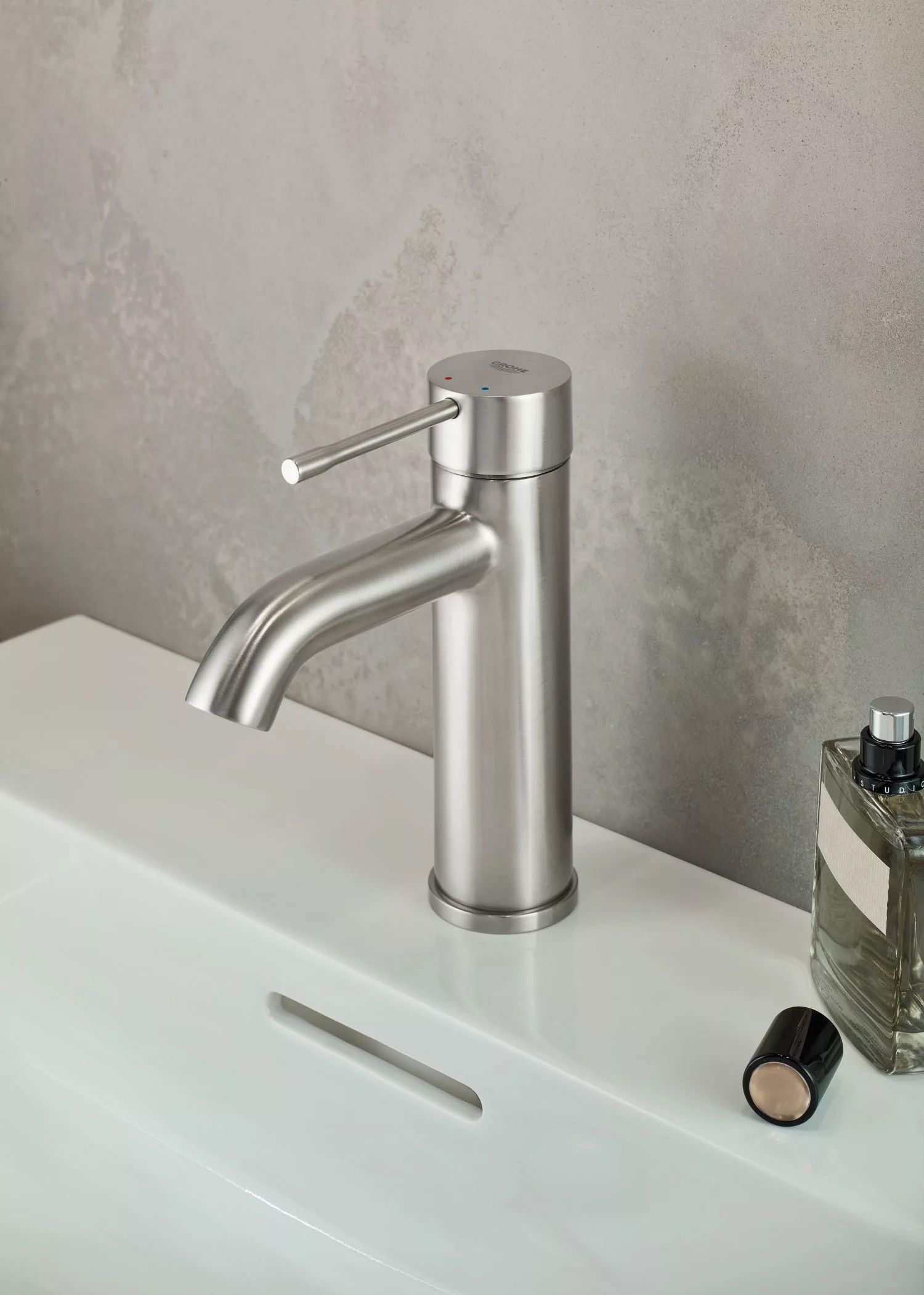 Смеситель Grohe Essence New 23590001 для раковины - 2