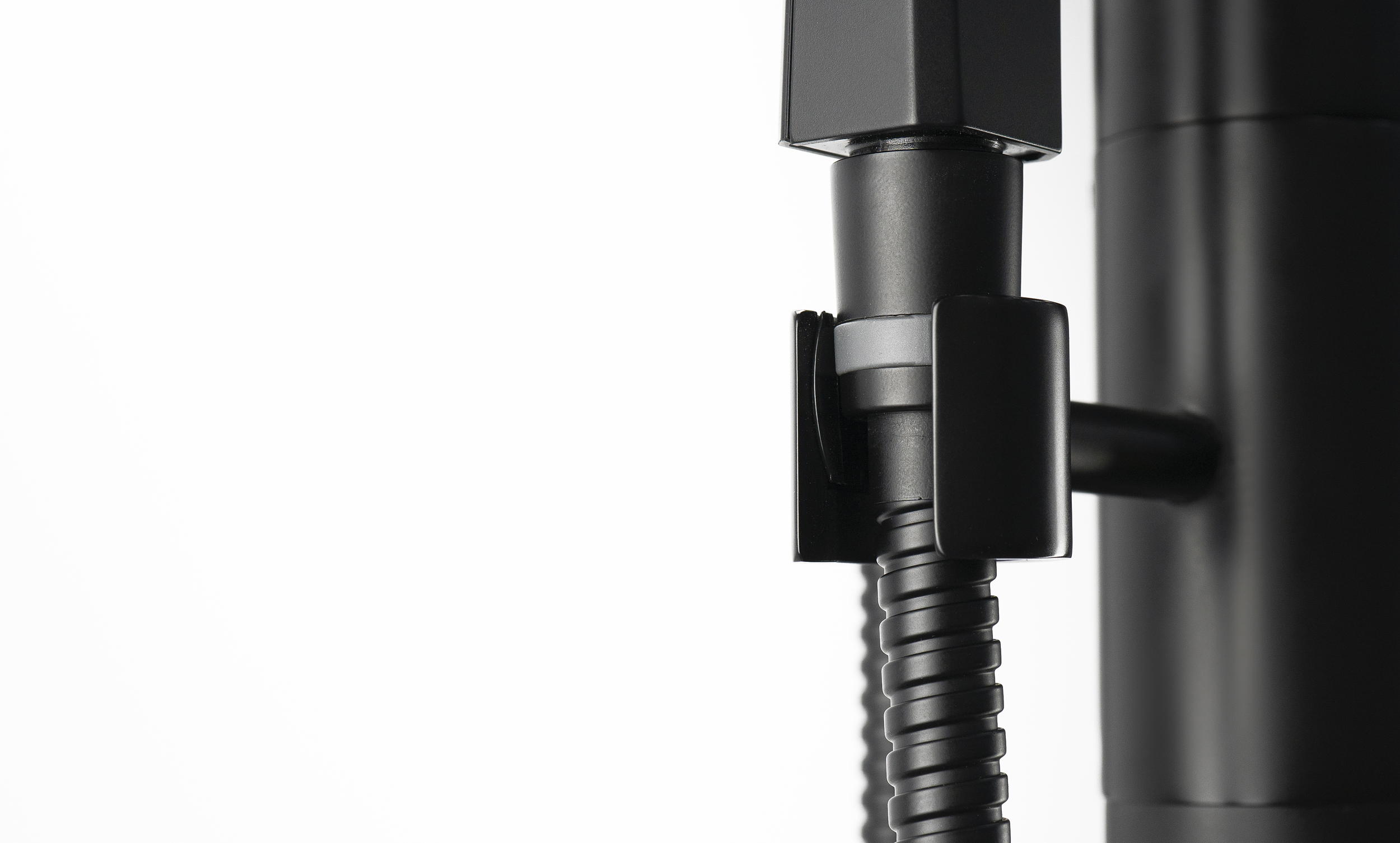 Смеситель Lemark Bronx напольный, для ванны с душем, черный LM3744BL - 5