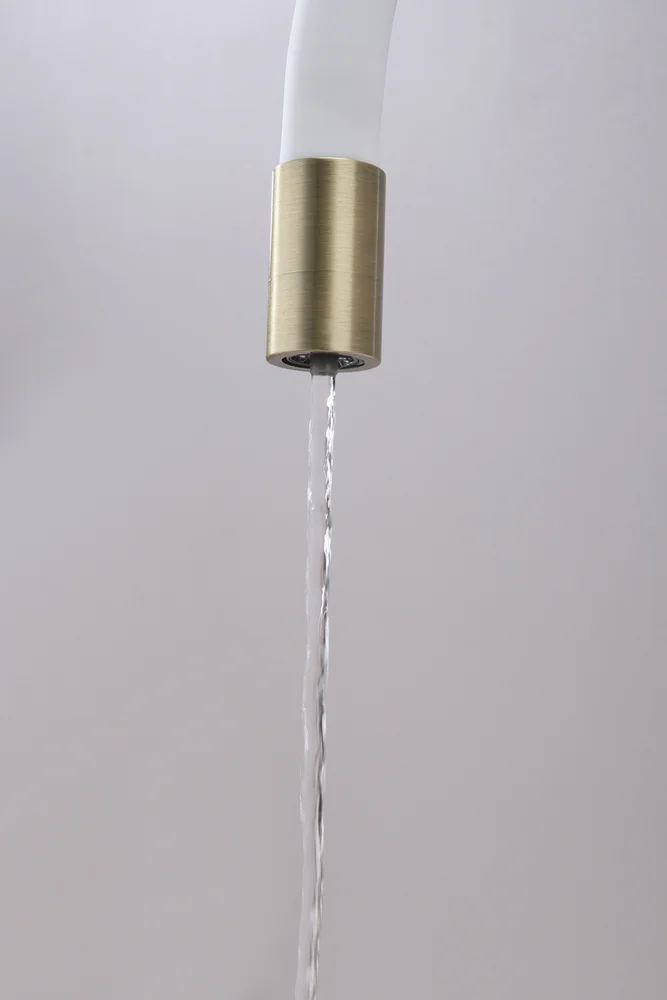 Смеситель для кухни Paulmark Salix с гибким изливом бронза - белый матовый Sa213419-BRw - 12