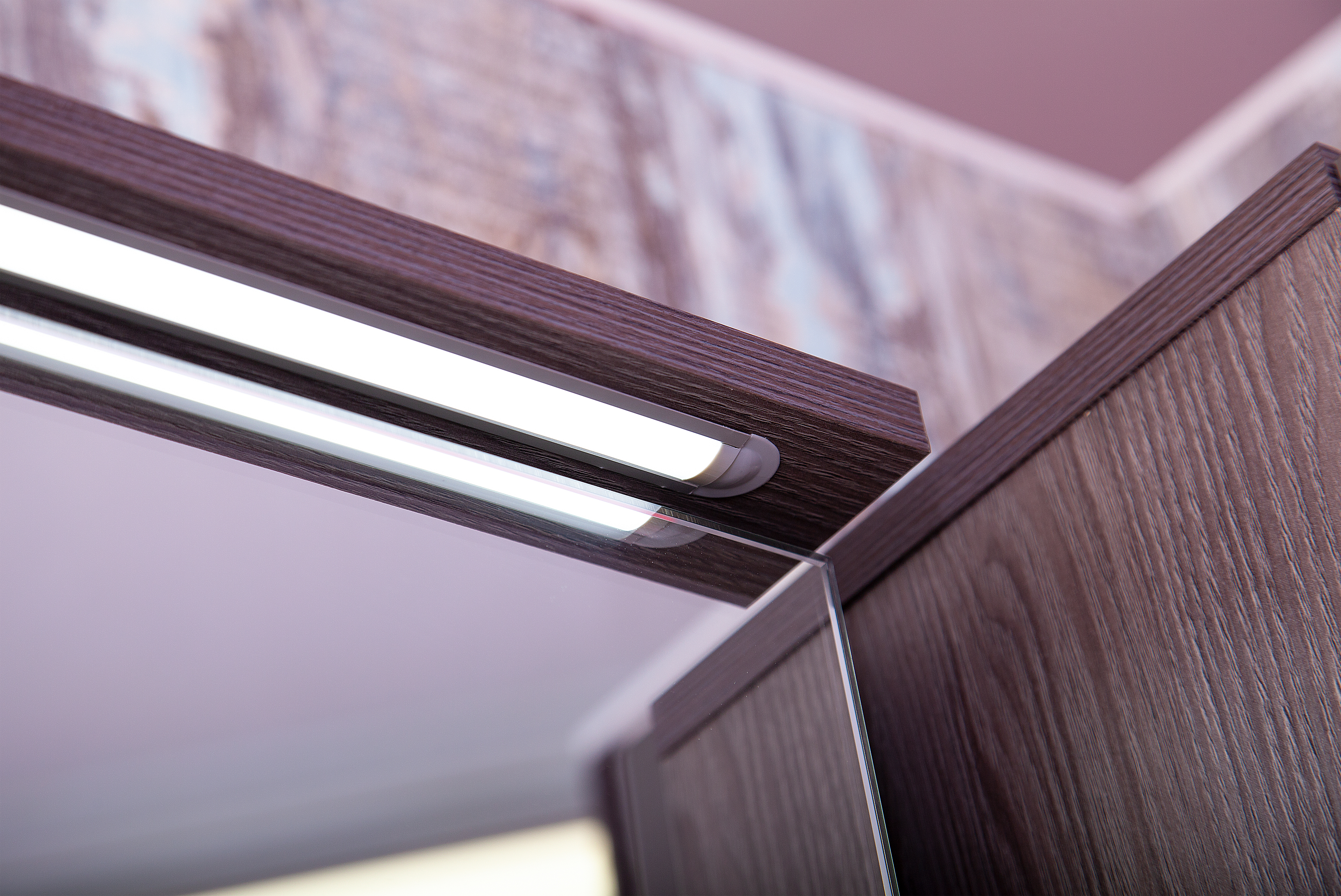 Зеркало-шкаф Бриклаер Кристалл 56 R, ясень анкор, темный, с подсветкой 4627125414589 - 3