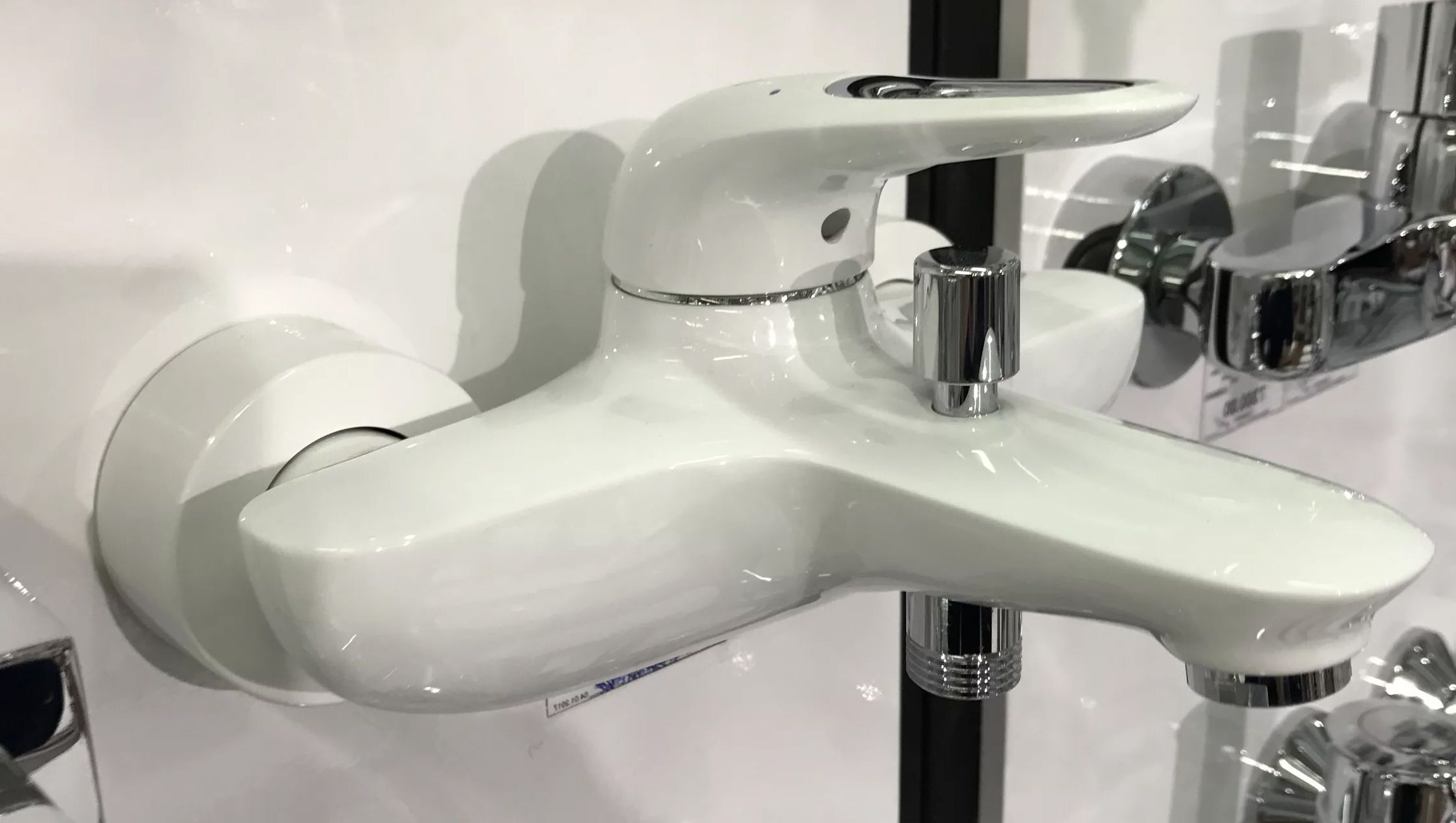 Смеситель Grohe Eurostyle 23726LS3 для ванны с душем - 1