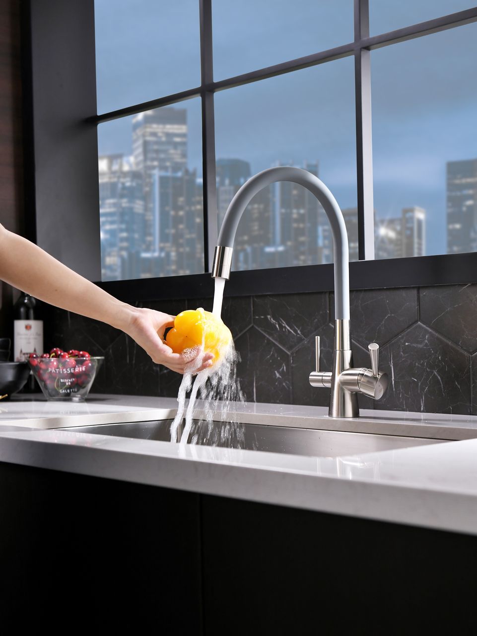 Смеситель для кухни Lemark Comfort LM3075BN с гибким изливом - 2