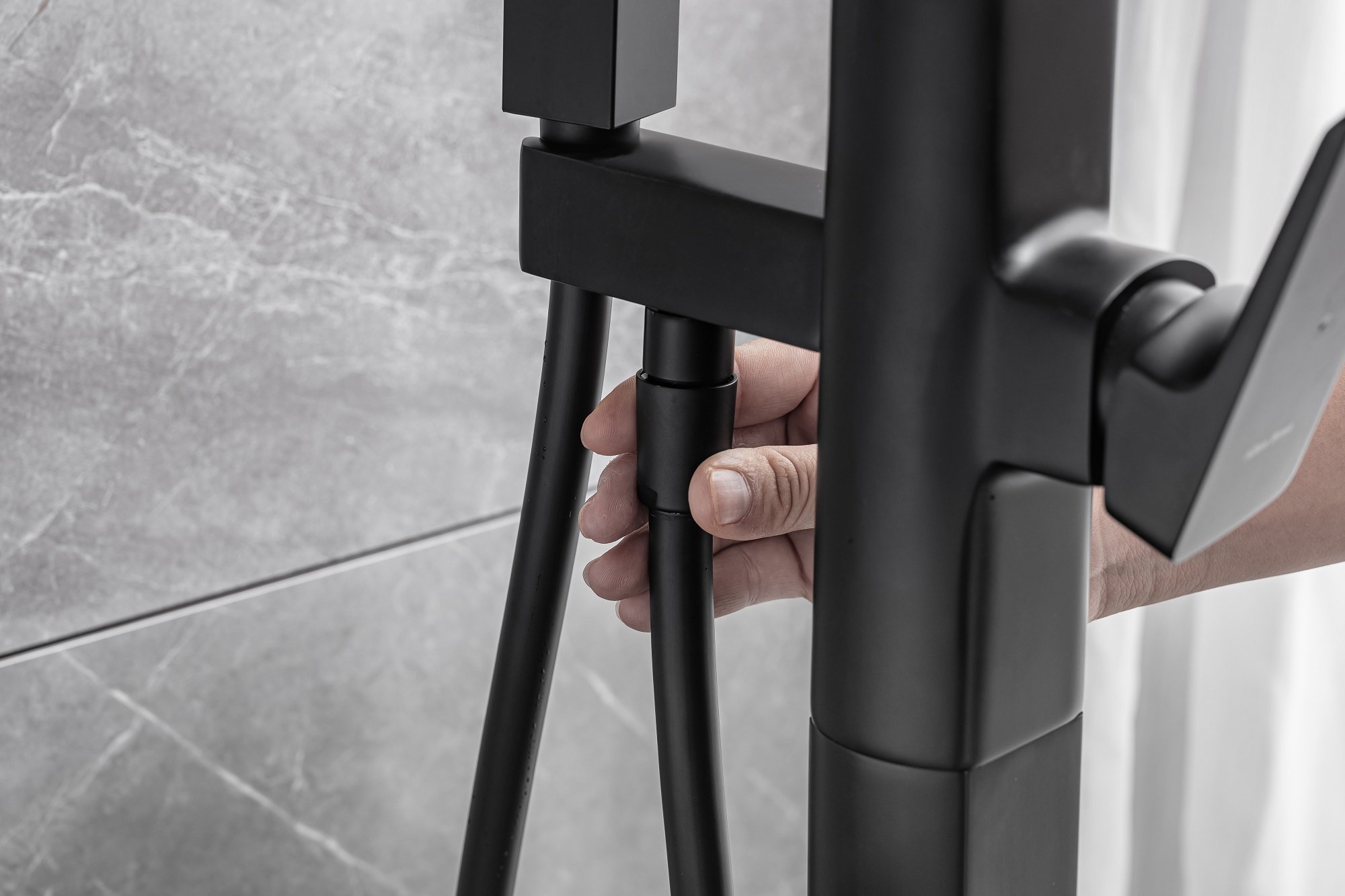 Смеситель напольный Allen Brau Infinity для ванны с душем черный матовый 5.21009-31 - 10