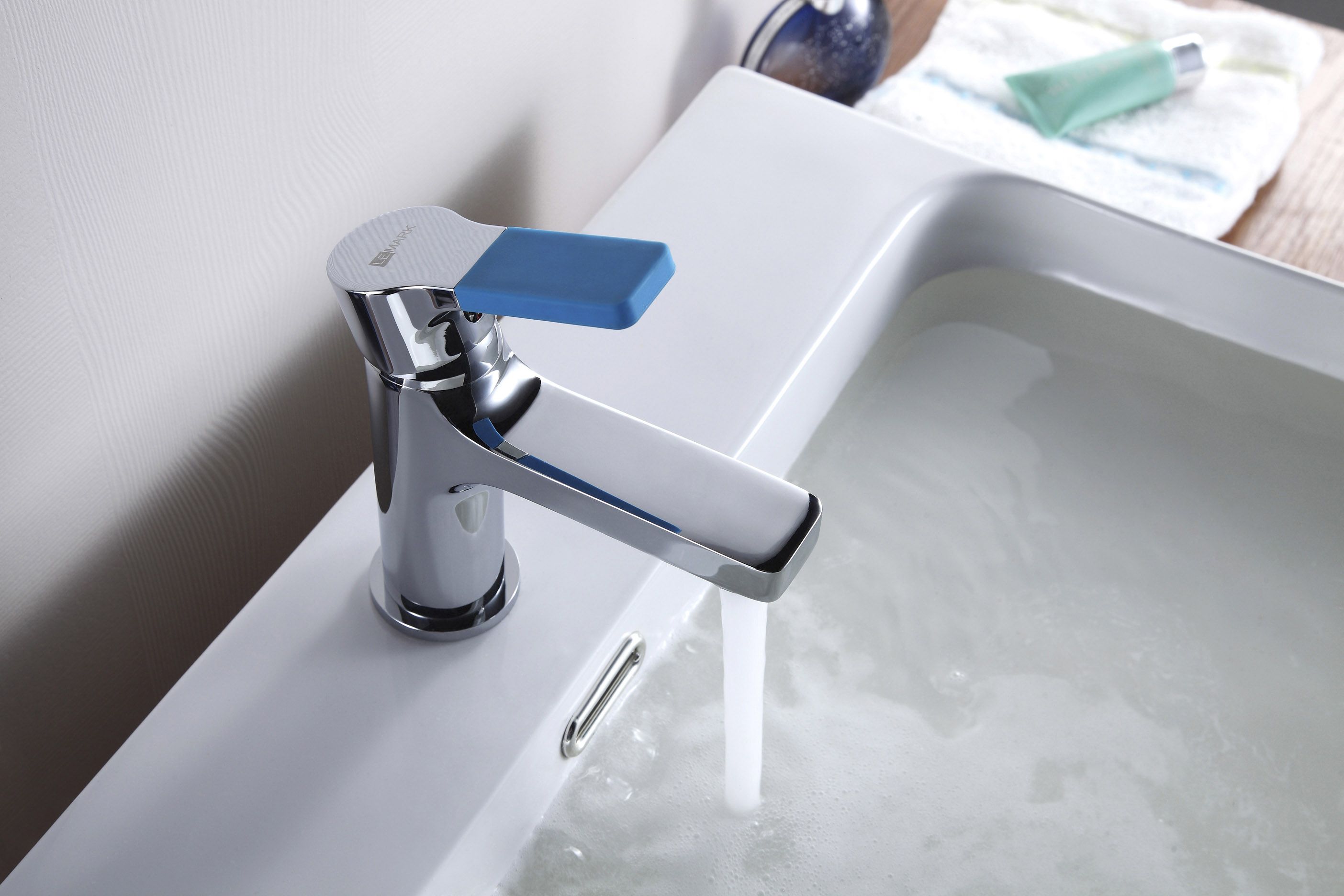 Смеситель для умывальника монолитный, хром LM0606C - 2