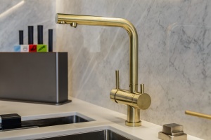 Смеситель Omoikiri Nagano PVD-G для кухонной мойки - 3