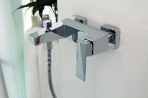 Смеситель Bravat Iceberg F676110C-B-RUS для ванны с душем - 2