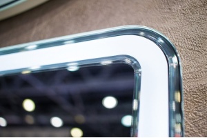 Зеркало с подсветкой 