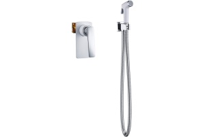 Смеситель встроенный с гигиеническим душем Timo Helmi 4089/00-16SM хром-белый