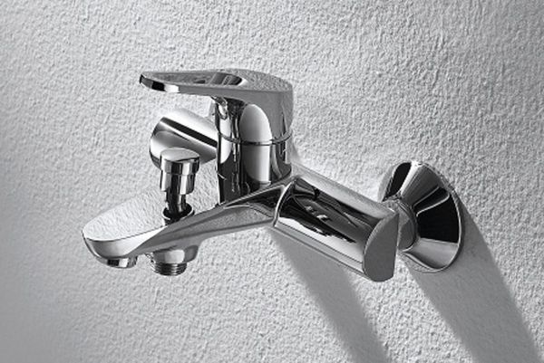 Смеситель Bravat Drop-D F648162C-01 для ванны с душем - 1