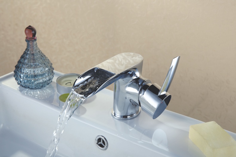 Смеситель для раковины Lemark Atlantiss хром  LM3246C - 2