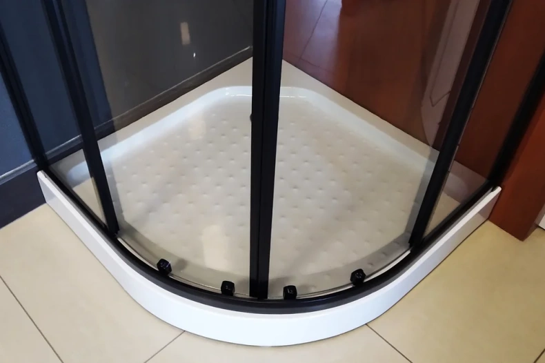 Душевой уголок Royal Bath НК 90х90 с поддоном профиль черный стекло прозрачное RB90HK-T-BL - 6