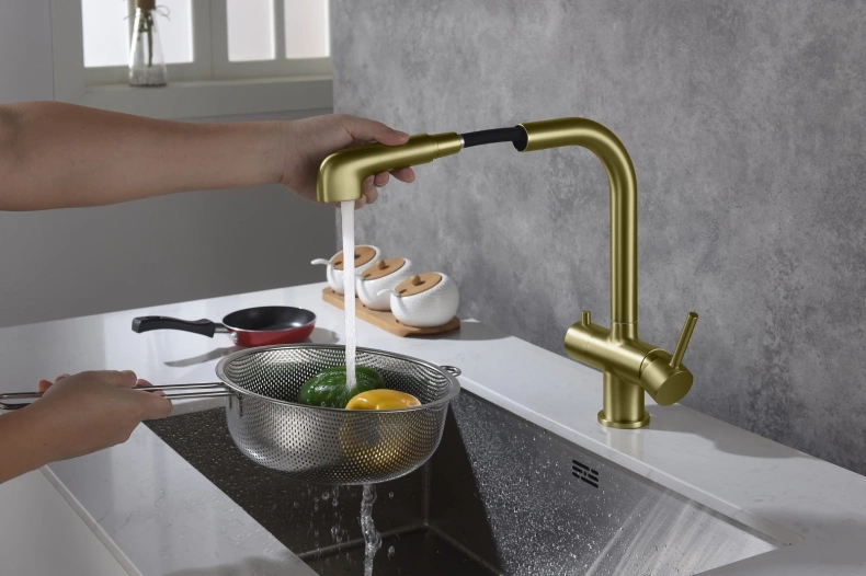 Смеситель для кухни с подключением фильтра и выдвижной лейкой Timo Saona 2346/17FL золото матовое - 1