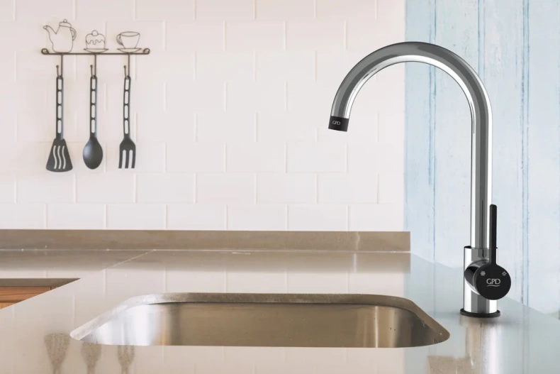 Смеситель для кухни GPD Gildo хром - черный матовый MTE165-K-S - 1