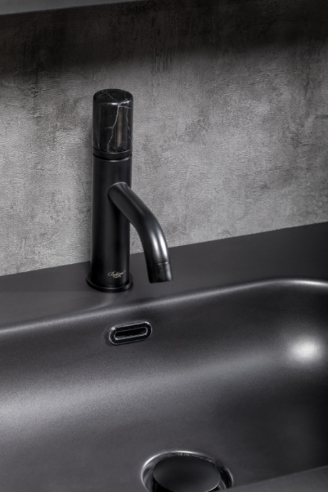 Смеситель для раковины низкий Boheme Stick черный 121-B-MR-B - 1