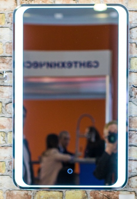 Зеркало с подсветкой 