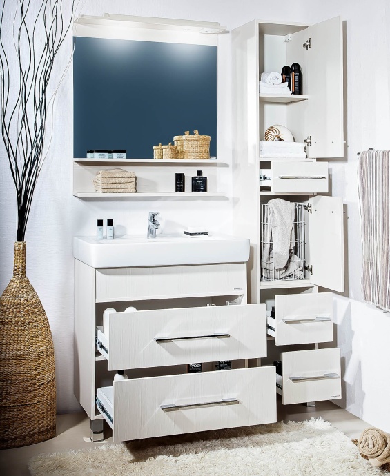 Шкаф-пенал Бриклаер Чили 34 светлая лиственница С, с бельевой корзиной 4627125414978 - 4