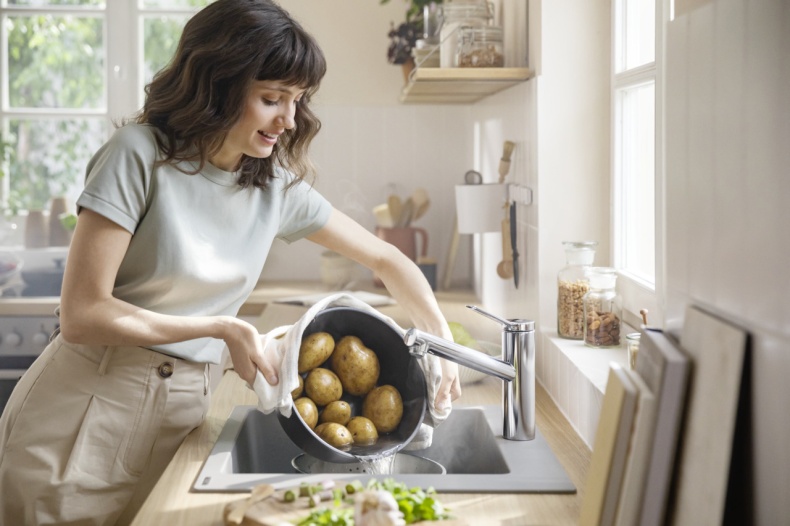 Смеситель для кухни Hansgrohe Zesis M33 хром 74802000 - 8